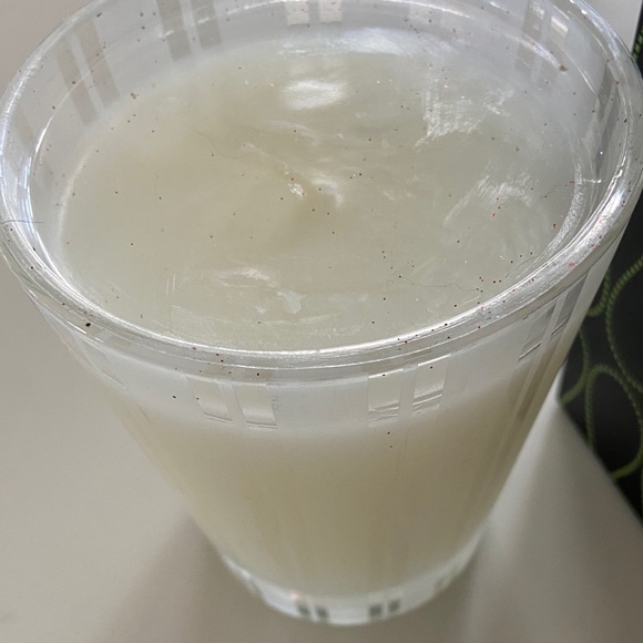 NEST Fragrances Bamboo Scented Candle - Black and Green - Picture 11 of 11